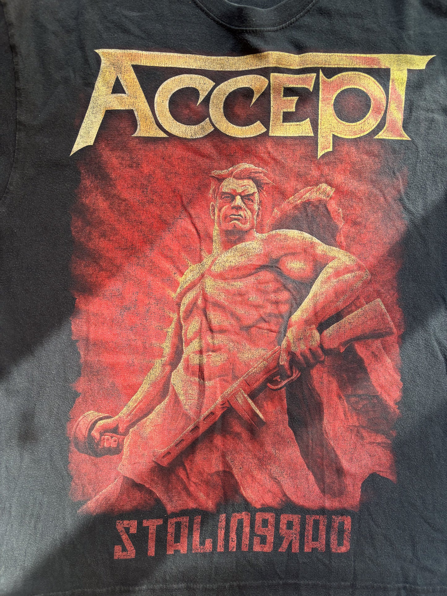 Vintage Style Accept Stalingrad Tour 2012 T‑Shirt – Black – Size L